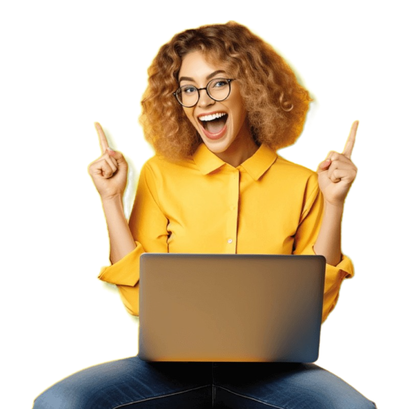 Glad kvinde med bærbar computer